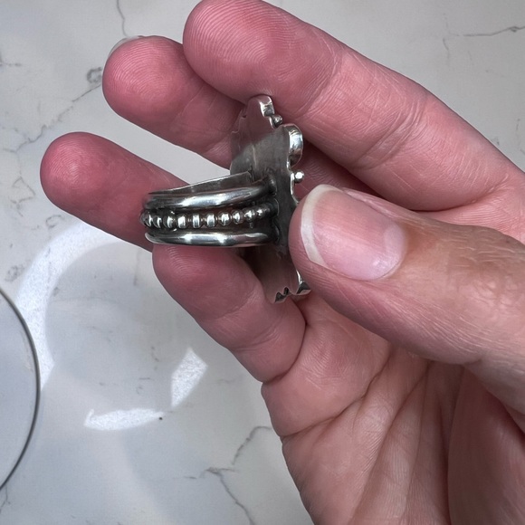 Size 10 Memento Metal flower ring - Picture 3 of 6